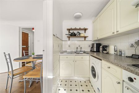 Sopwith Avenue, Chessington, KT9 ground floor flat to rent - Photo 3