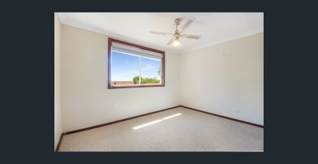 Modern Townhouse in a Quiet Setting - Photo 3