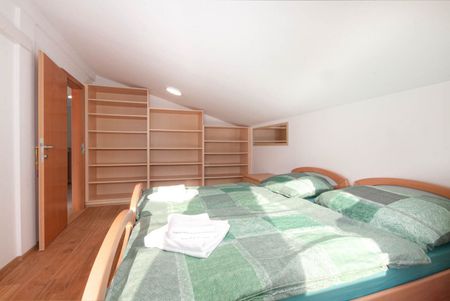 All Inclusive Family Home close to VIC - Photo 4