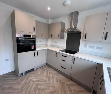 3 bedroom semi-detached house to rent - Photo 5