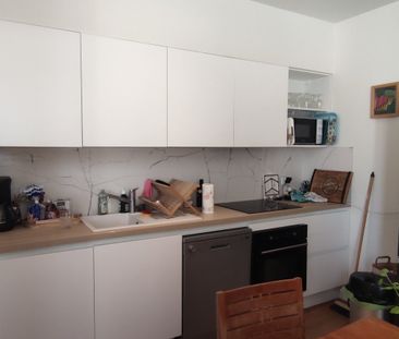 Location Appartement 4 pièces 74m² SETE 34200 - Photo 6