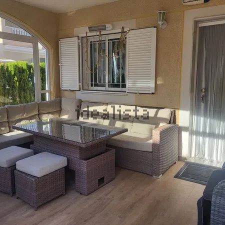 Alquiler de chalet adosado en Calle Abeto, 45 - Photo 1