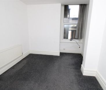 1 bedroom ground floor flat to rent - Photo 2