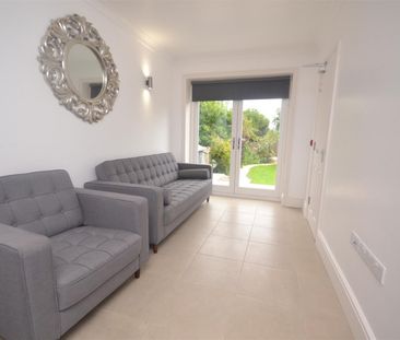 1 bedroom Flat To Let - Photo 3