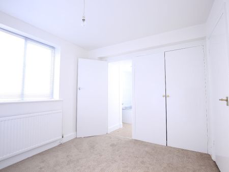 Stoke Newington High Street, N16 7JD - Photo 2