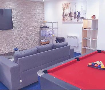 One Bed Flat - Photo 2