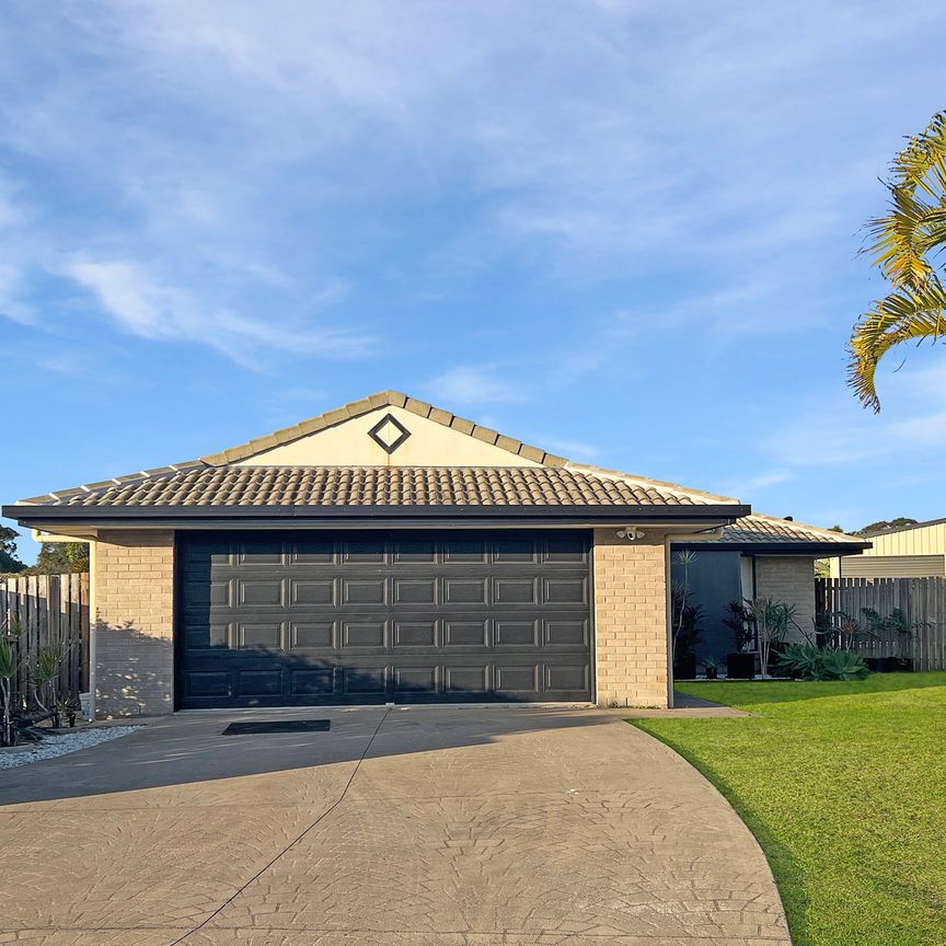 28 Topaz Circuit, - Photo 1