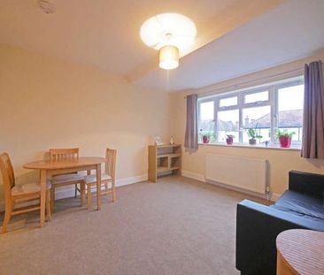 Regents Avenue, Hillingdon, UB10 - Photo 1