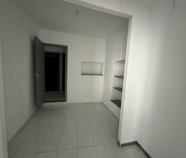 Location Appartement 2 pièces 66m² TOURVES 83170 - Photo 4
