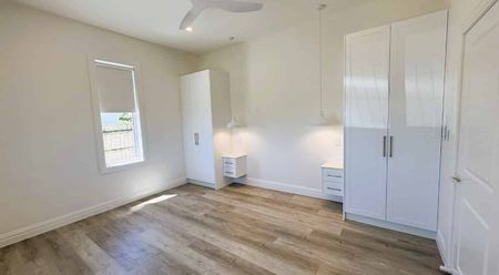 THREE BEDROOMS - JAMES STREET - WHAKATANE - Photo 4