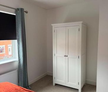12 Ebor Parade, Belfast, BT12 6NS - Photo 5