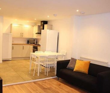Bedroom Detached House In Winton, BH9 - Photo 4