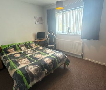 Manor Road, Rotherham, Brinsworth - Photo 2