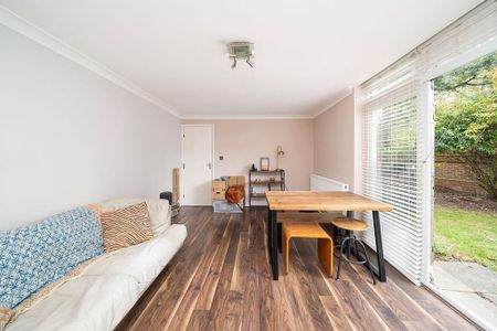 1 bedroom ground floor flat to rent - Photo 2