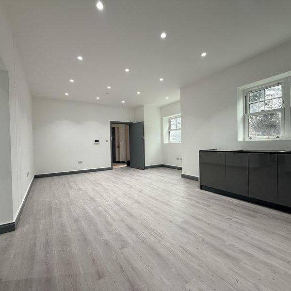 3 bedroom flat to rent - Photo 1