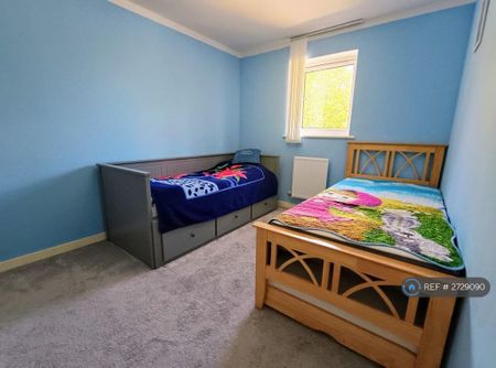 3 bedroom semi-detached house to rent - Photo 2