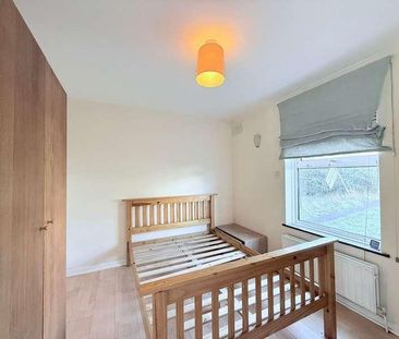 Wolsey Grove, Edgware, HA8 - Photo 4
