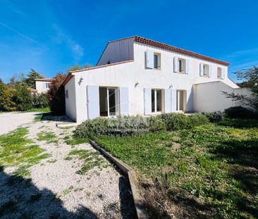 La Chevalière - Maison climatisée T6 de 140m² avec jardin - Photo 1