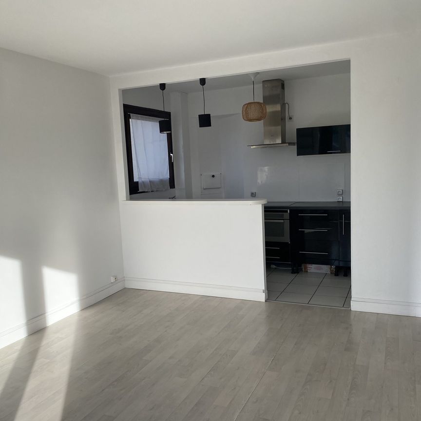 Location Appartement 2 pièces 43m² NOGENT SUR MARNE 94130 - Photo 1