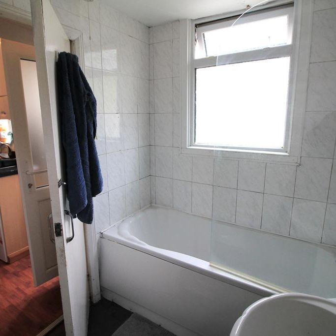 4 bedroom terraced house to rent - Photo 1