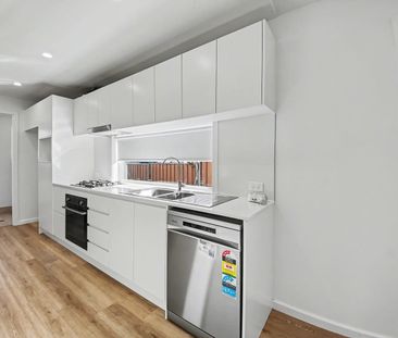 Perfect position and presenation - available now - Photo 6