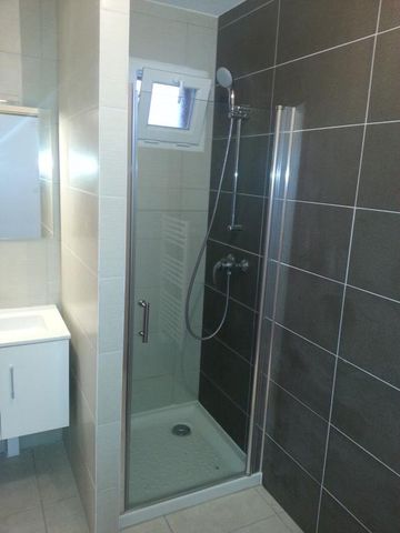 Location Appartement 2 pièces 38m² REMIREMONT 88200 - Photo 4