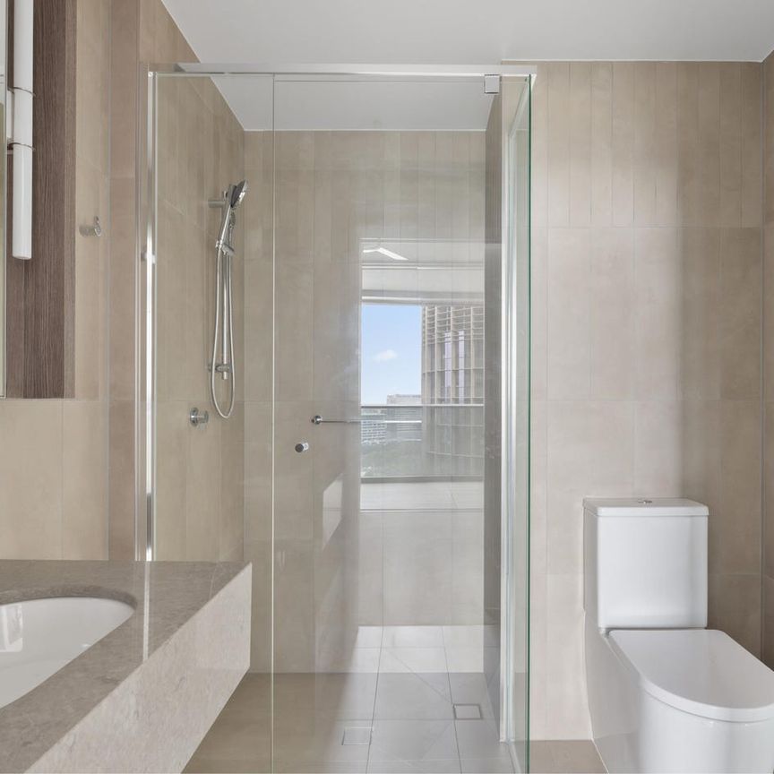 Stylish One-Bedroom Apartment with Stunning River Views – Queen’s Wharf Precinct - Photo 1