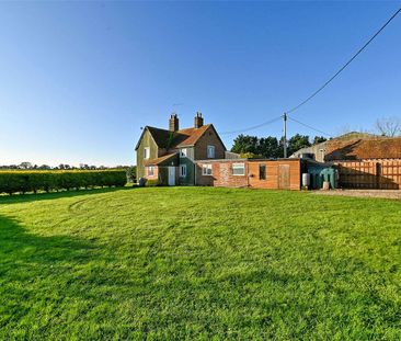 This a charming semi-detached cottage is set in a peaceful rural lo... - Photo 4