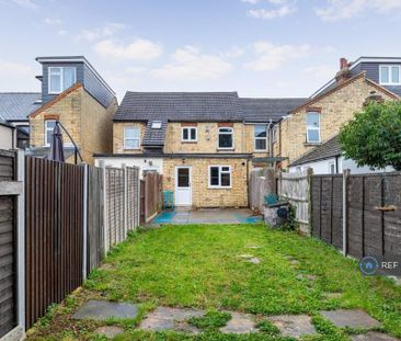 3 bedroom terraced house to rent - Photo 6