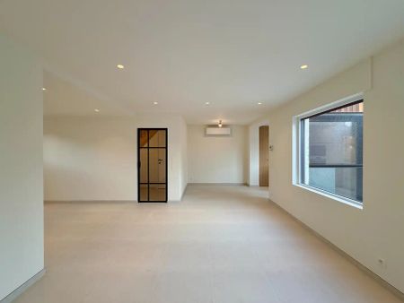 Volledig gerenoveerde woning met 3 slaapkamers en tuin te Izegem! - Photo 4