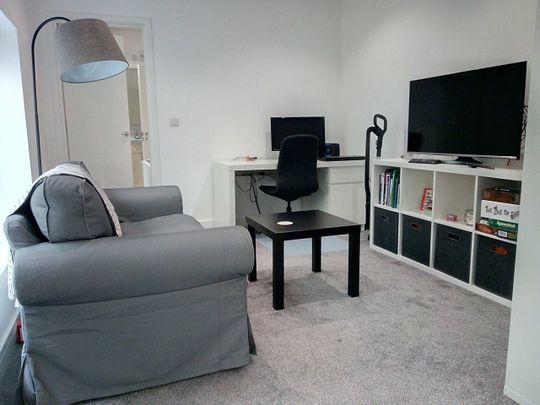 1 Bed Flat, Reading, RG4 - Photo 1