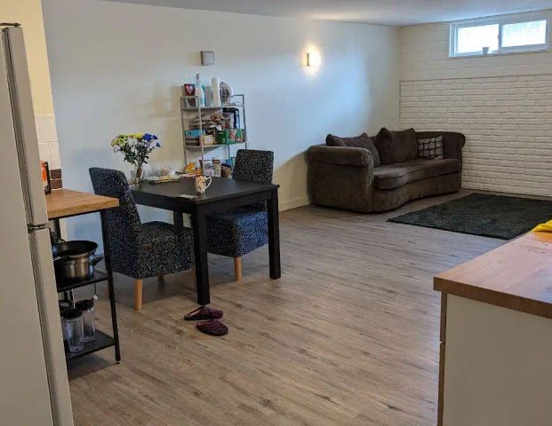2 bedroom basement suite near U of C — 1 Bedroom Room For Rent - Photo 1