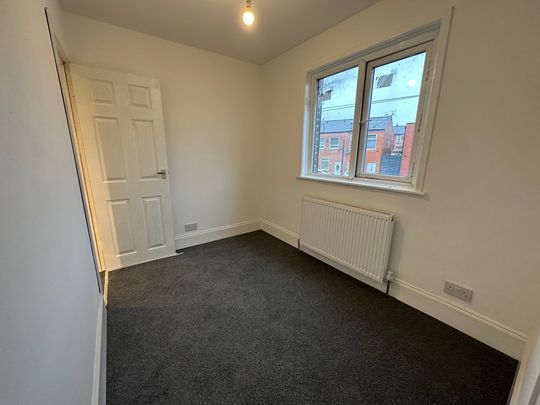 Water Street, Radcliffe - Photo 1