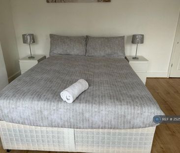 4 bedroom terraced house to rent - Photo 4