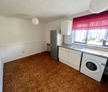 1 Bedroom Flat / Apartment - Almond Road, Southampton - Photo 2