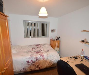 6 bedroom house to rent - Photo 3