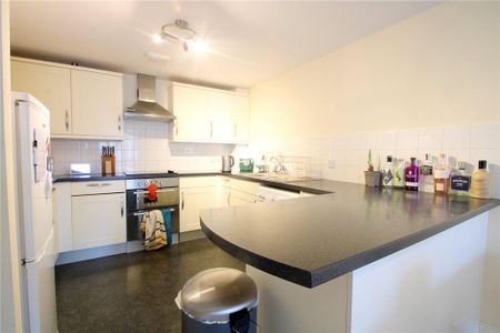 2 bedroom apartment to rent - Photo 3