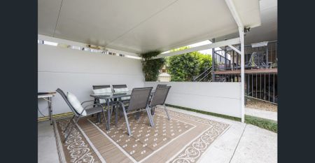 Beautifully Presented Brick and Tile Residence - Photo 2