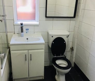 Room in a Shared House, Haydn Avenue, M14 - Photo 6