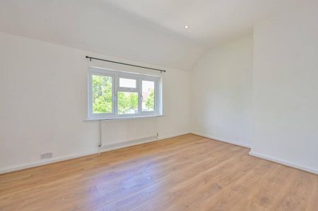 3 bedroom terraced house to rent - Photo 5