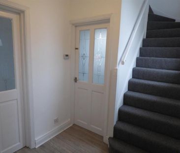 3 bedroom end of terrace house to rent - Photo 1