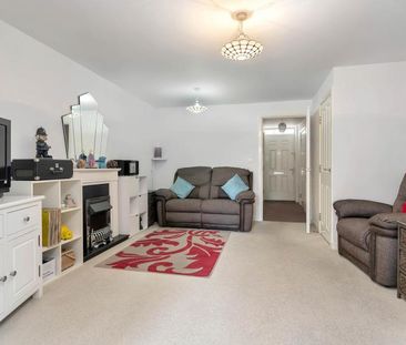 Warwick Close, Bourne, PE10 - Photo 2