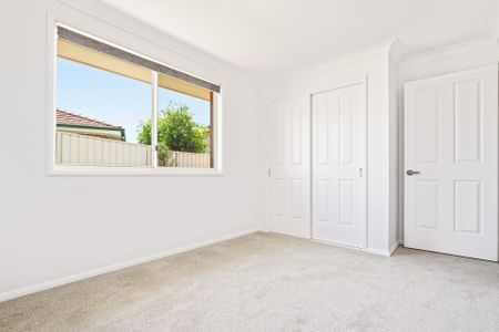 Beautifully Updated 4-Bedroom Family Home - Move-In Ready ! - Photo 3