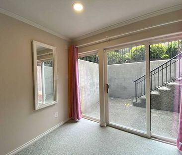 2-3 Bedroom Suite in Modern Home near UBC - Photo 2