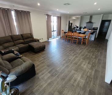 Modern 3-Bedroom, 2-Bathroom Home in the Coastal Suburb of Dalyellup - Photo 1