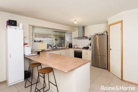 7 Ware Close, Mount Barker, SA 5251 - Photo 5