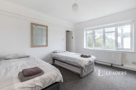 apartment to rent Manor Road, Bournemouth, Dorset, BH1 - Photo 3