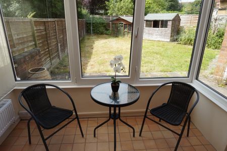 Roe Lane Room 2 - Photo 2