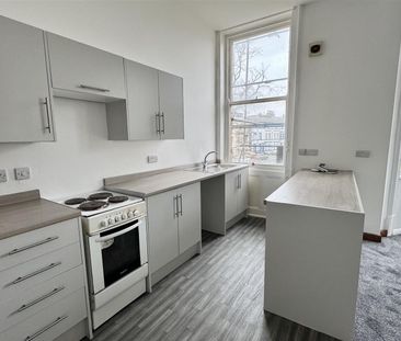 Albemarle Crescent, Scarborough - Photo 3