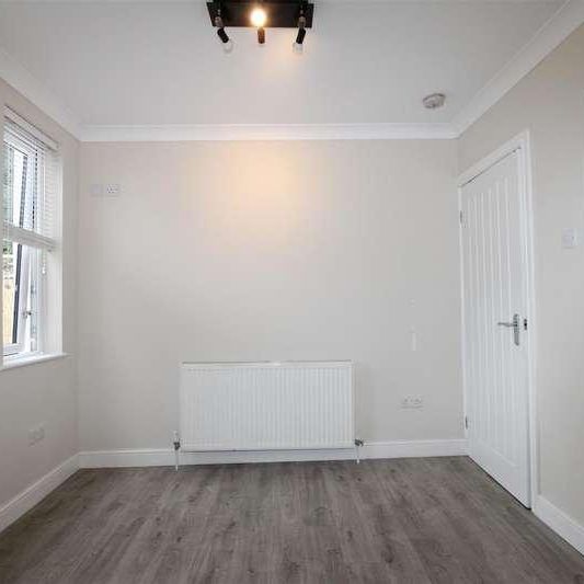 Albert Avenue, Bradford, BD10 - Photo 1
